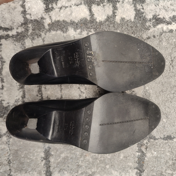 Prada Leather Ankle Boots Chelsea Bootie pump  kitten heels US 37.5 Black Italy - Picture 6 of 10